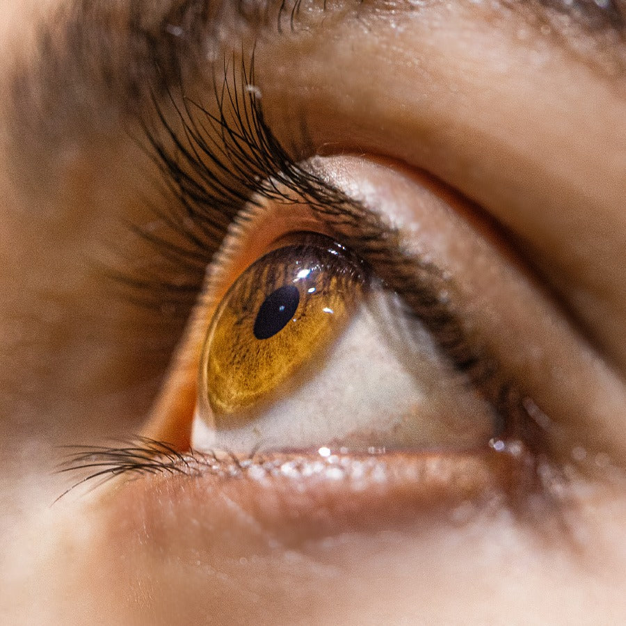 Moisturize Eyes in 5 Easy Tricks